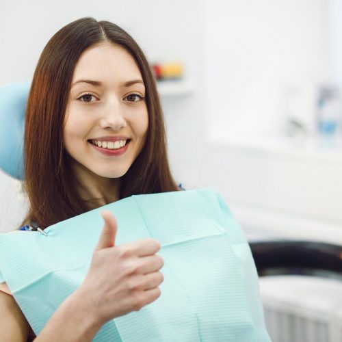 positive-girl-dentist_1153-683 (1)